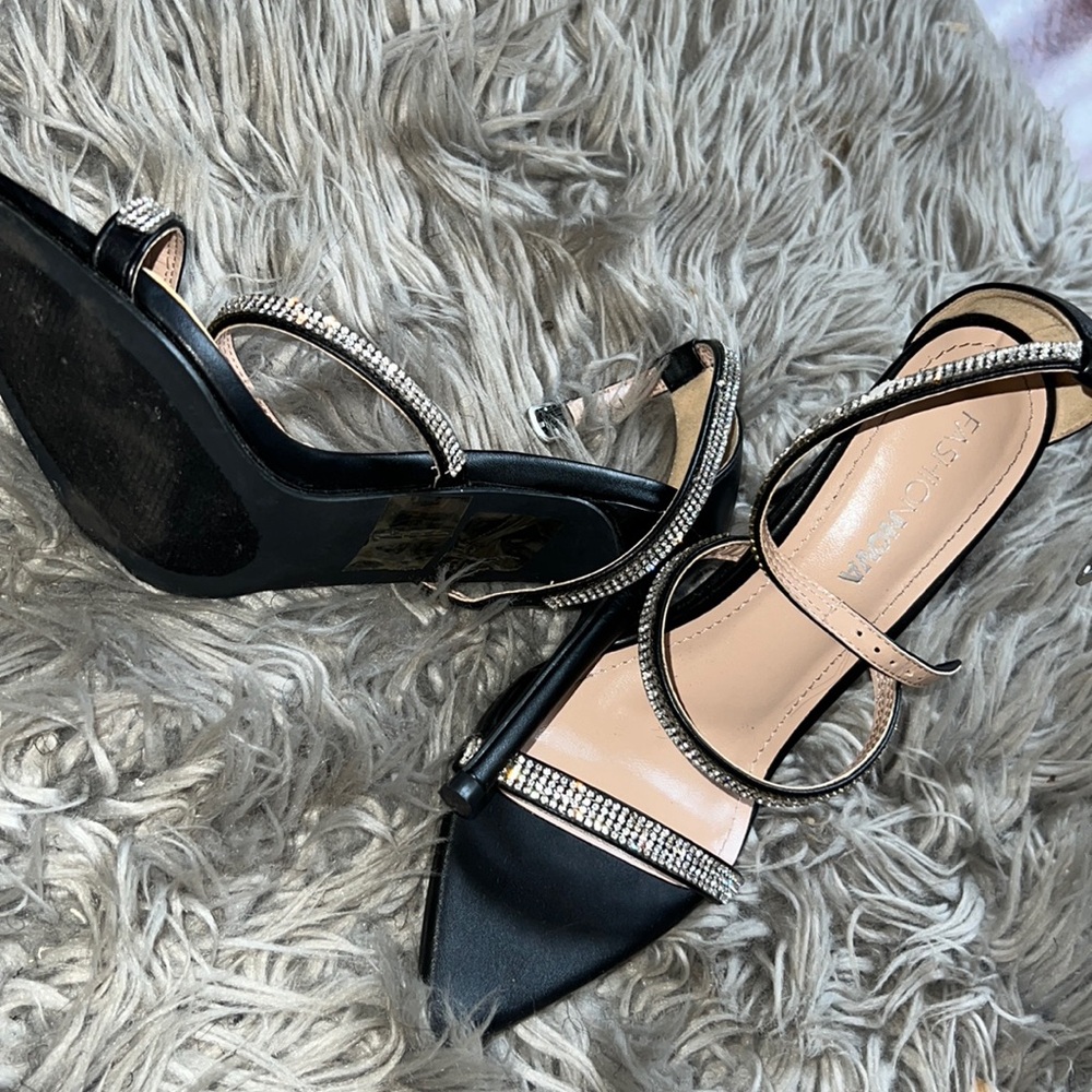 “That Girl “ Rhinestone heel - Picture 3 of 4